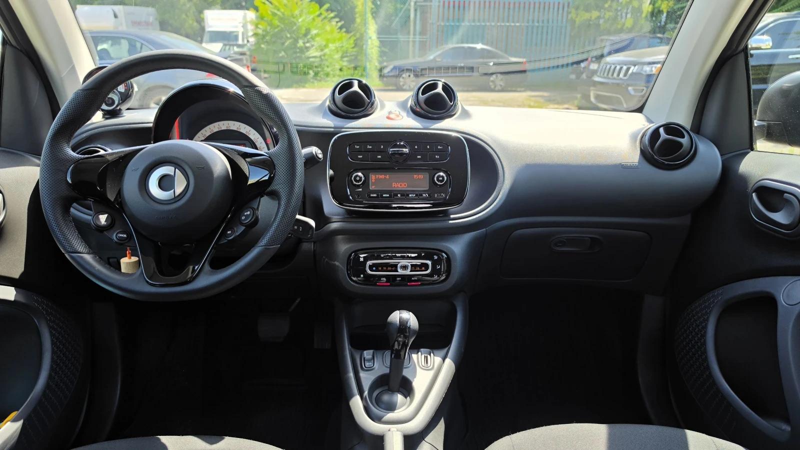 Smart EQ fortwo 2021 thumbnail 12
