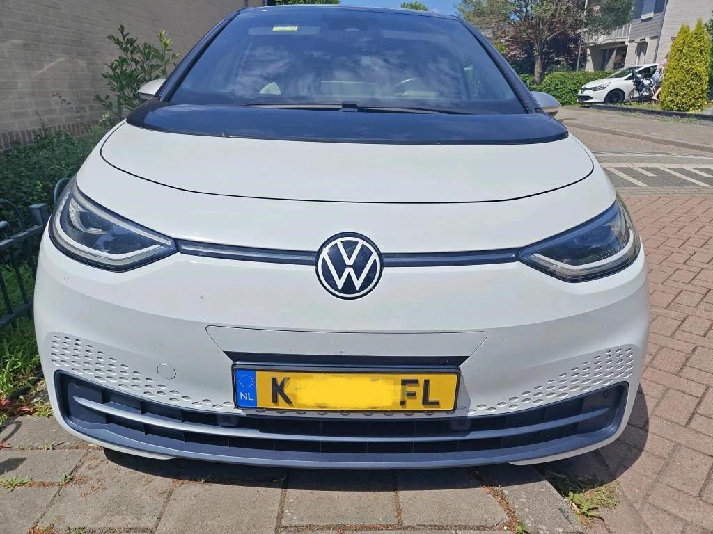 Volkswagen ID.3 2020 thumbnail 2
