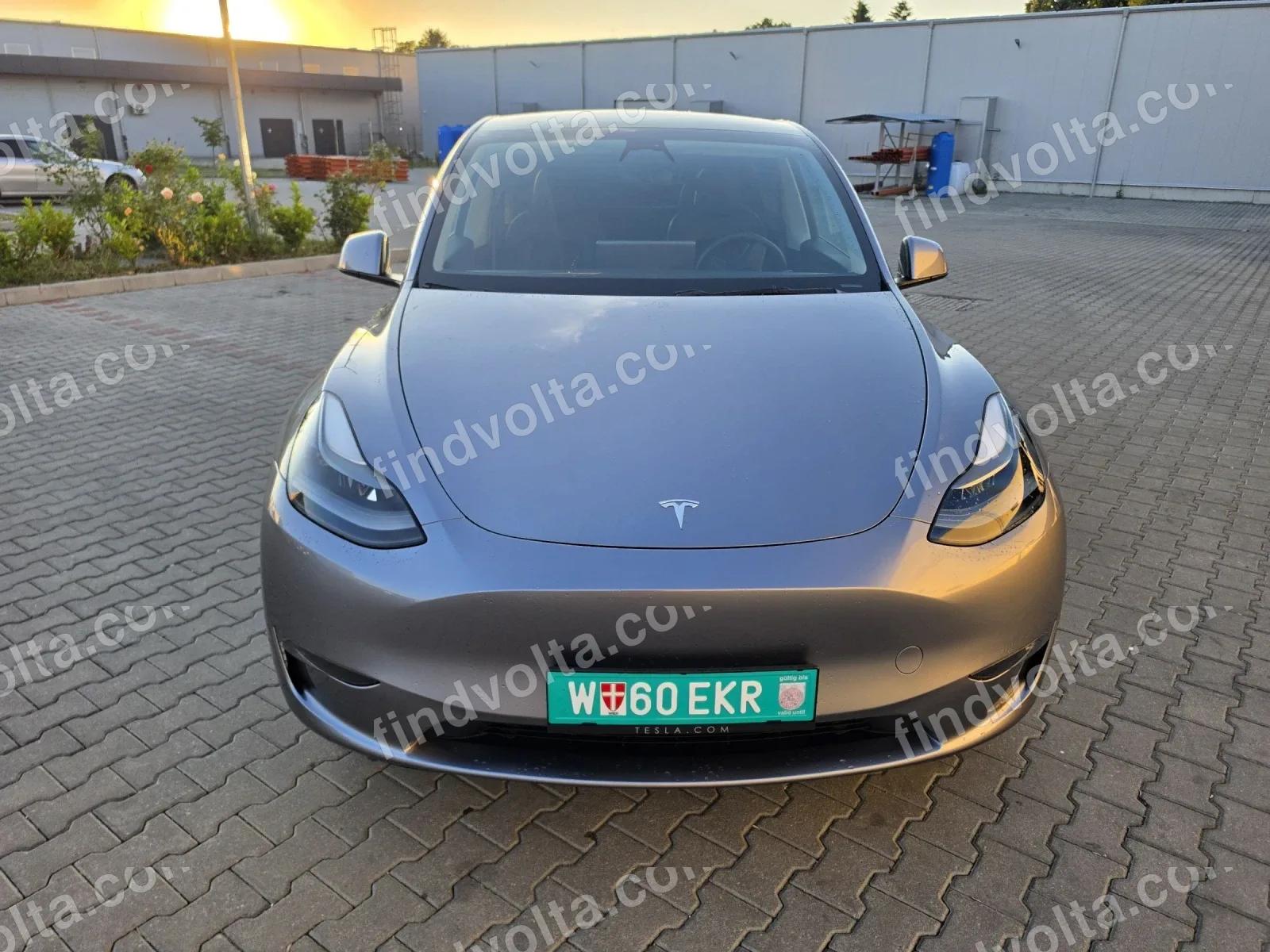 Tesla Model Y 2023 2